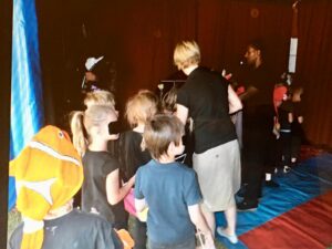 Zirkus-fuer-Schueler-with-Abdi-x